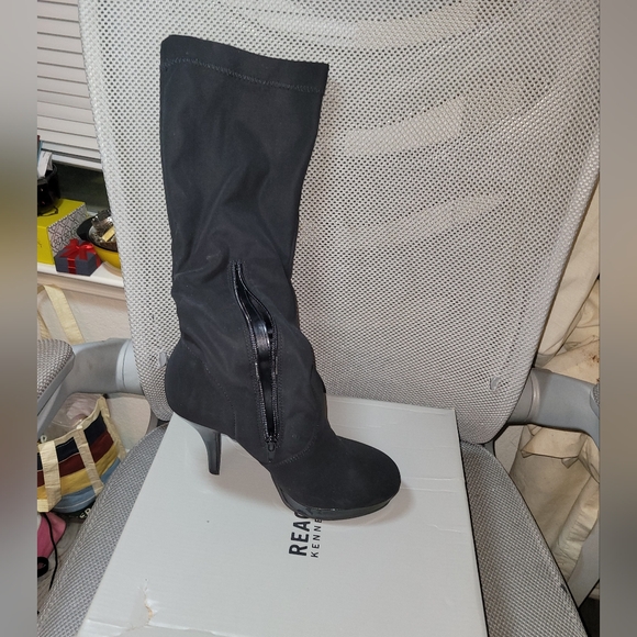 Kenneth Cole suede boots - Picture 6 of 6